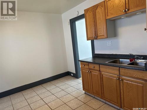 2027 Reynolds Street, Regina, SK - Indoor Photo Showing Kitchen With Double Sink