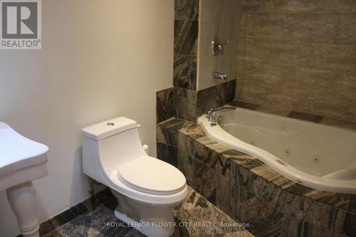 3220 Lednier Terrace, Mississauga, ON - Indoor Photo Showing Bathroom