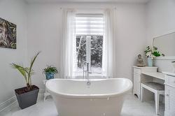 Salle de bains attenante à la CCP - 