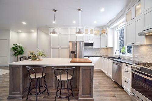 Kitchen - 111 Rue Du Joli-Bois, Sainte-Marguerite-Du-Lac-Masson, QC - Indoor Photo Showing Kitchen With Upgraded Kitchen
