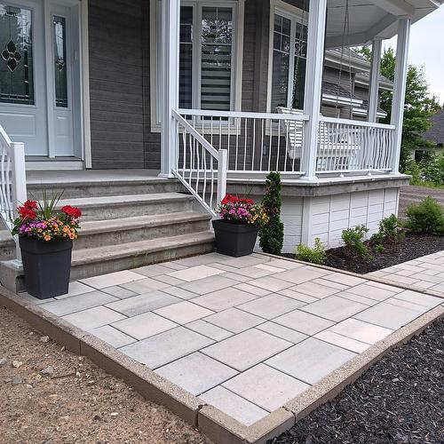 Frontage - 111 Rue Du Joli-Bois, Sainte-Marguerite-Du-Lac-Masson, QC - Outdoor With Deck Patio Veranda