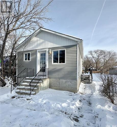 421 Alexandra Street, Regina, SK - Outdoor