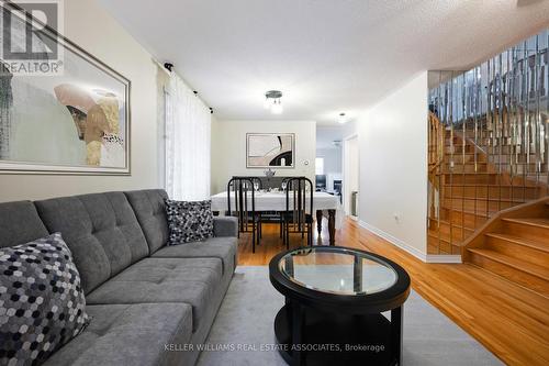 728 Spanish Moss Trail, Mississauga, ON - Indoor Photo Showing Living Room