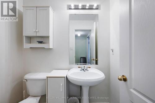 728 Spanish Moss Trail, Mississauga, ON - Indoor Photo Showing Bathroom