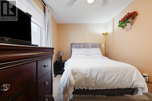 728 Spanish Moss Trail, Mississauga, ON - Indoor Photo Showing Bedroom