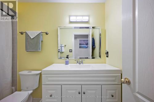 728 Spanish Moss Trail, Mississauga, ON - Indoor Photo Showing Bathroom