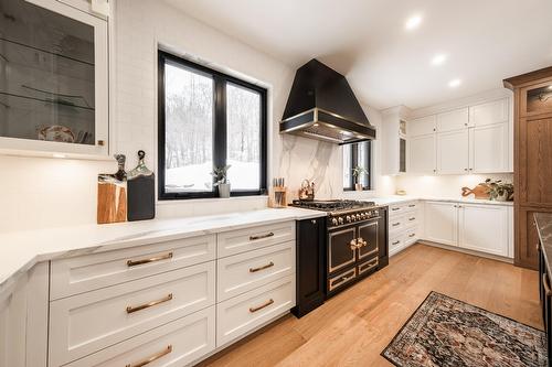 Kitchen - 77 Rue Dwight, Morin-Heights, QC - Indoor Photo Showing Kitchen With Upgraded Kitchen