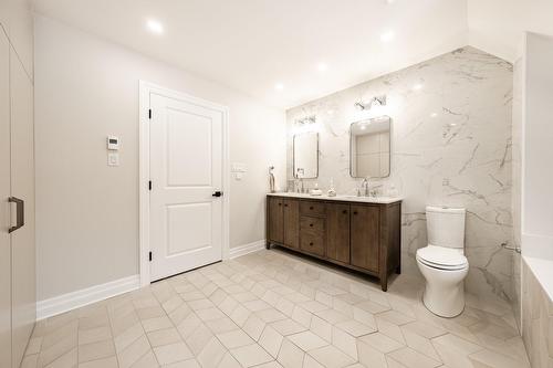 Bathroom - 77 Rue Dwight, Morin-Heights, QC - Indoor Photo Showing Bathroom