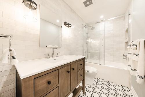 Bathroom - 77 Rue Dwight, Morin-Heights, QC - Indoor Photo Showing Bathroom