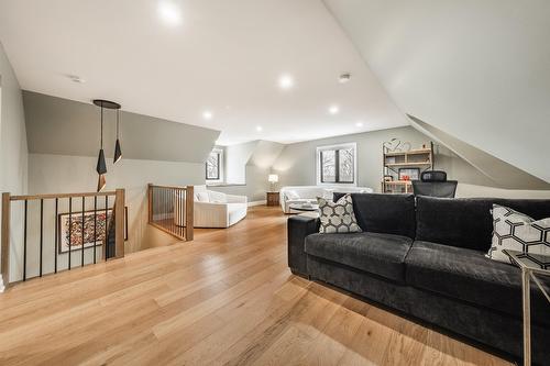 Den - 77 Rue Dwight, Morin-Heights, QC - Indoor Photo Showing Living Room