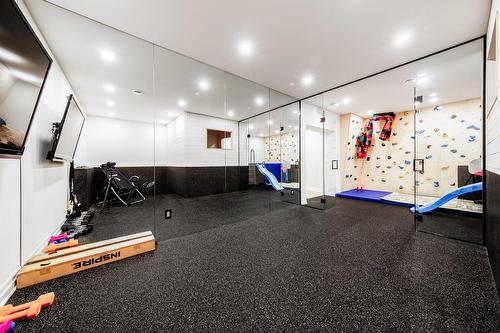 Exercise room - 77 Rue Dwight, Morin-Heights, QC - Indoor Photo Showing Other Room