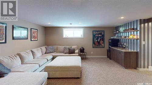 4421 Sandpiper Crescent E, Regina, SK - Indoor Photo Showing Living Room