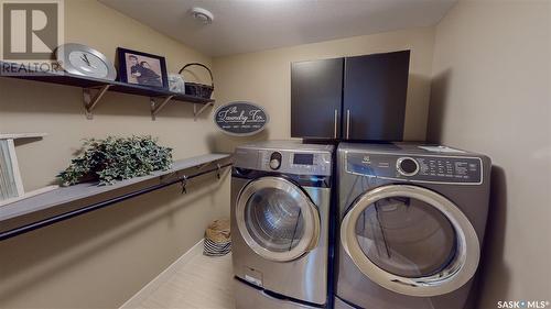 4421 Sandpiper Crescent E, Regina, SK - Indoor Photo Showing Laundry Room