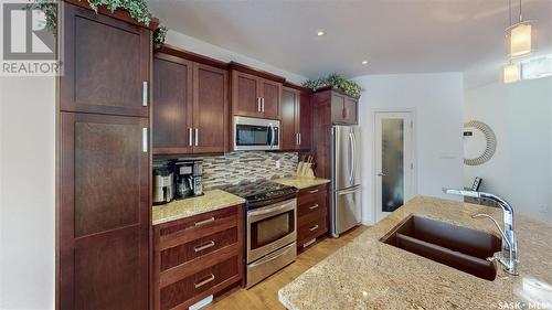 4421 Sandpiper Crescent E, Regina, SK - Indoor Photo Showing Kitchen With Upgraded Kitchen