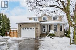 31 SERAFINO COURT  Hamilton, ON L9B 1X3