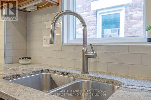 587 Rosedale Street, London, ON - Indoor Photo Showing Kitchen With Double Sink