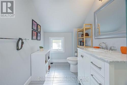 587 Rosedale Street, London, ON - Indoor Photo Showing Bathroom