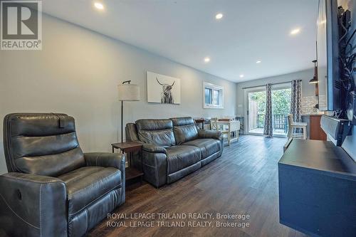 587 Rosedale Street, London, ON - Indoor Photo Showing Living Room