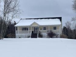 129 Thomas Street  Enfield, NS B2T 1T7