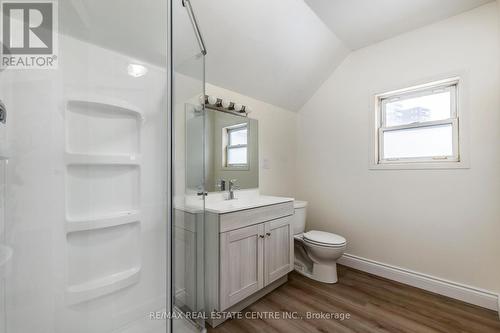 19 Bricker Avenue, Waterloo, ON - Indoor Photo Showing Bathroom