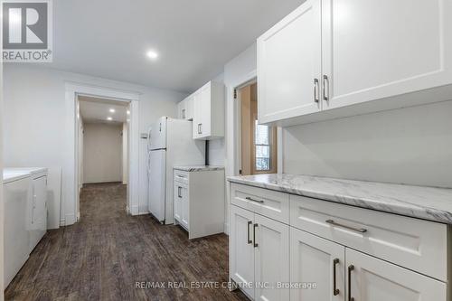 19 Bricker Avenue, Waterloo, ON - Indoor Photo Showing Kitchen