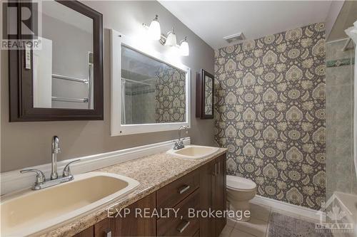 2264 Russell Road, Ottawa, ON - Indoor Photo Showing Bathroom