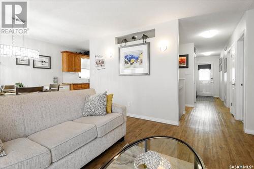 1526 Dewdney Bay, Regina, SK - Indoor Photo Showing Living Room