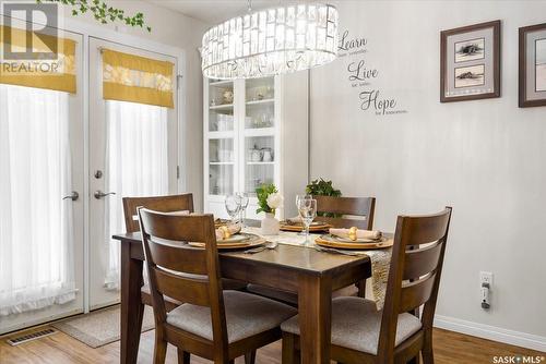 1526 Dewdney Bay, Regina, SK - Indoor Photo Showing Dining Room