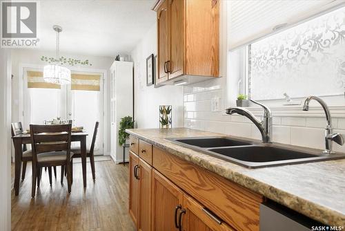 1526 Dewdney Bay, Regina, SK - Indoor Photo Showing Kitchen With Double Sink