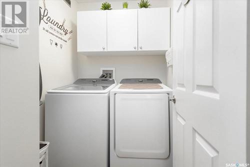 1526 Dewdney Bay, Regina, SK - Indoor Photo Showing Laundry Room