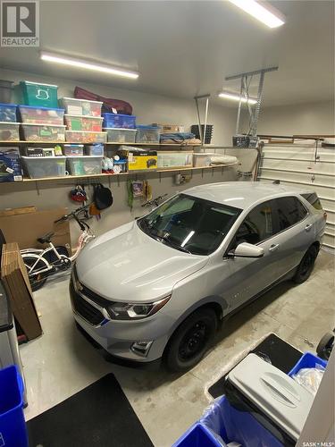 1526 Dewdney Bay, Regina, SK - Indoor Photo Showing Garage