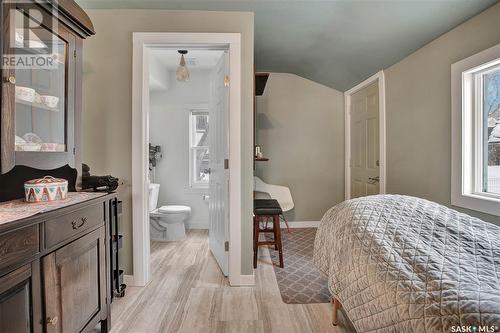 214 26Th Street W, Saskatoon, SK - Indoor Photo Showing Bedroom