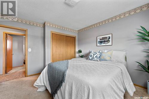 878 Edgar Street, Regina, SK - Indoor Photo Showing Bedroom