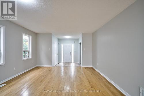 556 Delphine Drive, Burlington, ON - Indoor Photo Showing Other Room