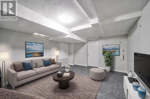 556 Delphine Drive, Burlington, ON - Indoor Photo Showing Living Room