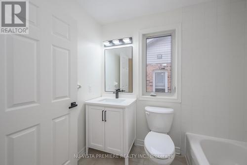 562 Bluebell Road, London, ON - Indoor Photo Showing Bathroom