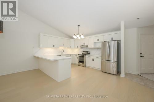 562 Bluebell Road, London, ON - Indoor Photo Showing Kitchen