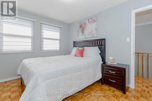 1617 Bristol Road W, Mississauga, ON - Indoor Photo Showing Bedroom