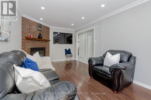 1617 Bristol Road W, Mississauga, ON - Indoor Photo Showing Living Room With Fireplace