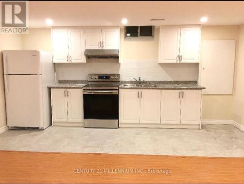 3744 Althorpe Circle, Mississauga, ON - Indoor Photo Showing Kitchen