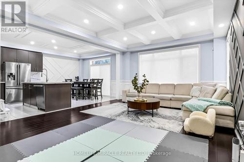 524 Linden Drive, Cambridge, ON - Indoor Photo Showing Living Room