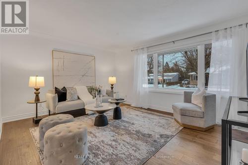 5419 Spruce Avenue, Burlington, ON - Indoor Photo Showing Living Room