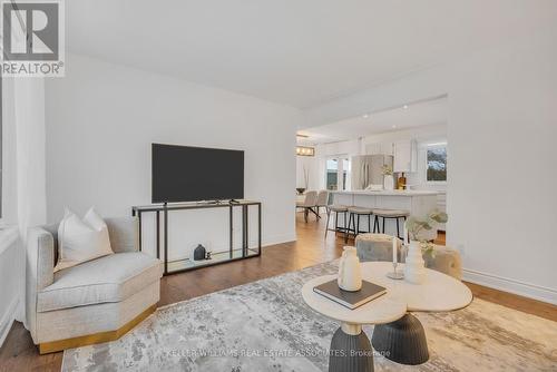 5419 Spruce Avenue, Burlington, ON - Indoor Photo Showing Living Room