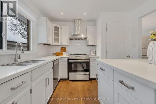 5419 Spruce Avenue, Burlington, ON - Indoor Photo Showing Kitchen With Double Sink