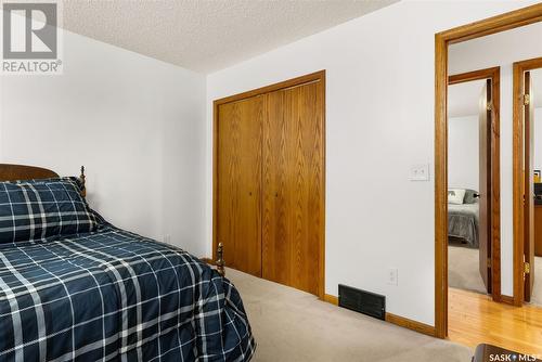 2806 Staples Bay E, Regina, SK - Indoor Photo Showing Bedroom