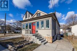 11 MUNN STREET  Hamilton, ON L8V 1J8