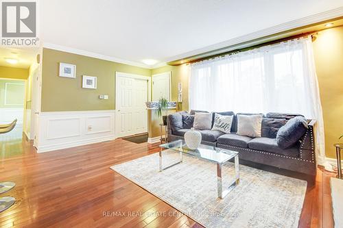 2518 Stillmeadow Road, Mississauga, ON - Indoor Photo Showing Living Room