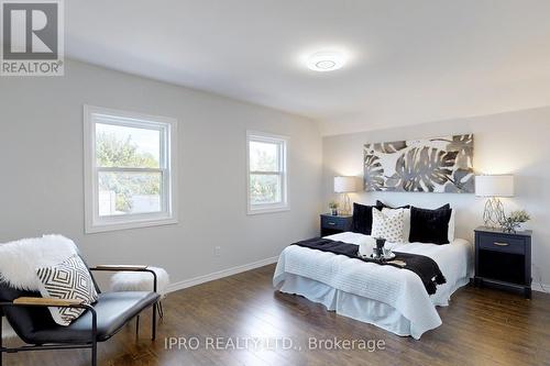 25 Lincoln Street, Hamilton, ON - Indoor Photo Showing Bedroom