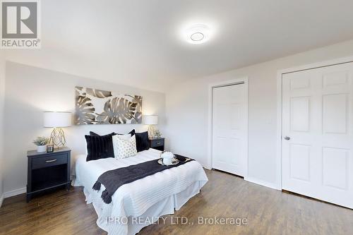 25 Lincoln Street, Hamilton, ON - Indoor Photo Showing Bedroom