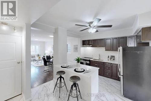 25 Lincoln Street, Hamilton, ON - Indoor Photo Showing Kitchen